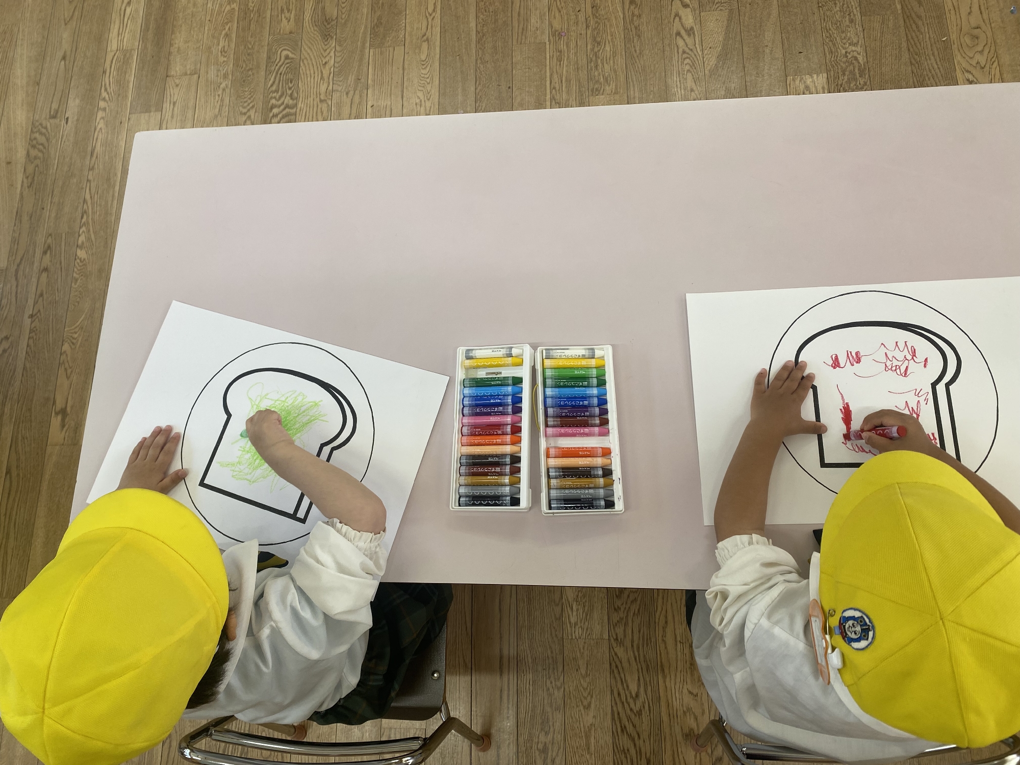 年少🖍クレヨン指導