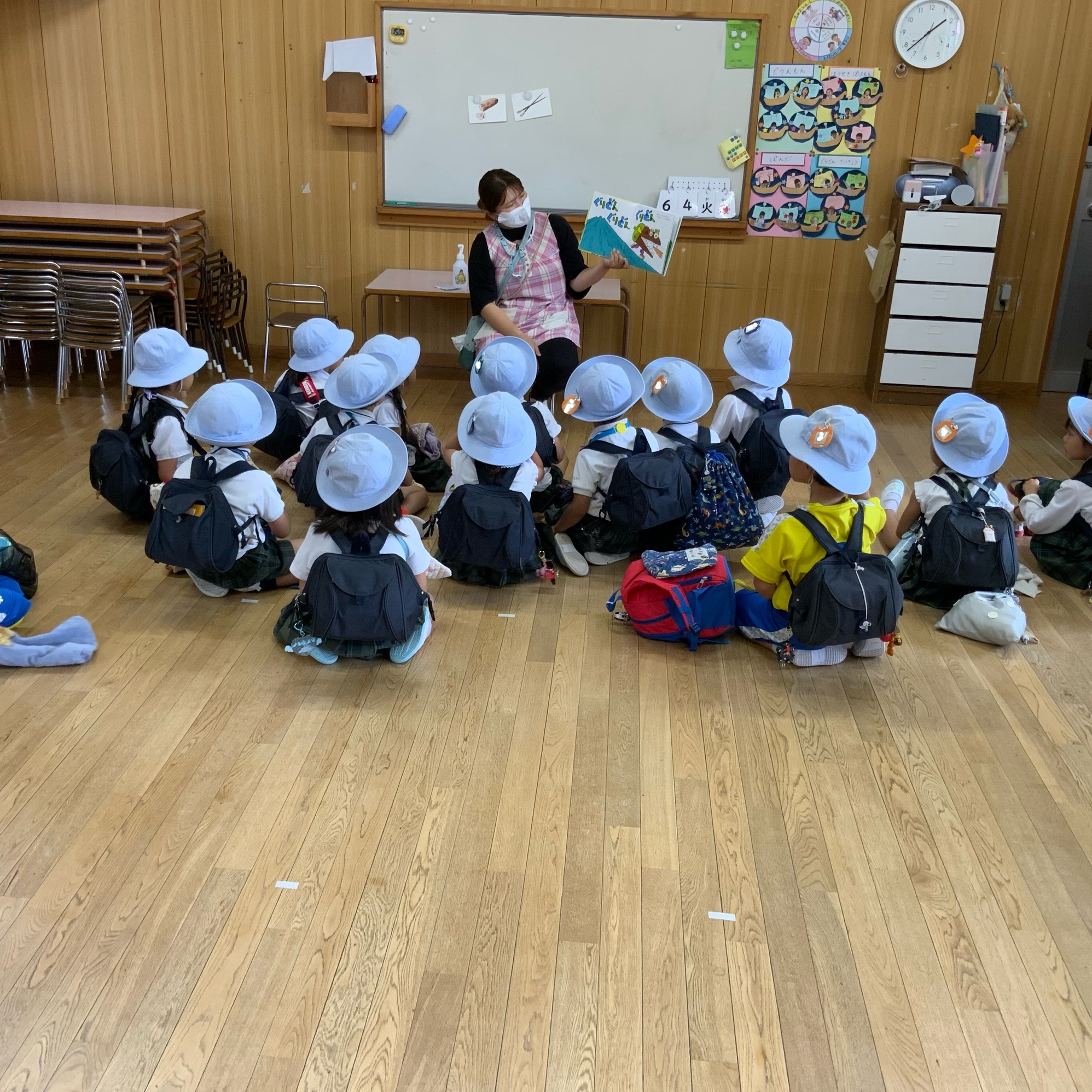 絵本の読み聞かせ📖